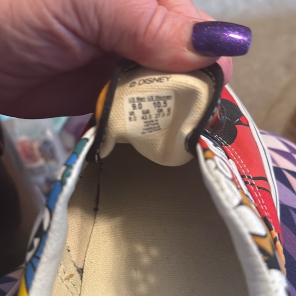 Vans DISNEY  Brand New never worn 
Size 9 / 10.5 With box (not in good shape) - Picture 3 of 10